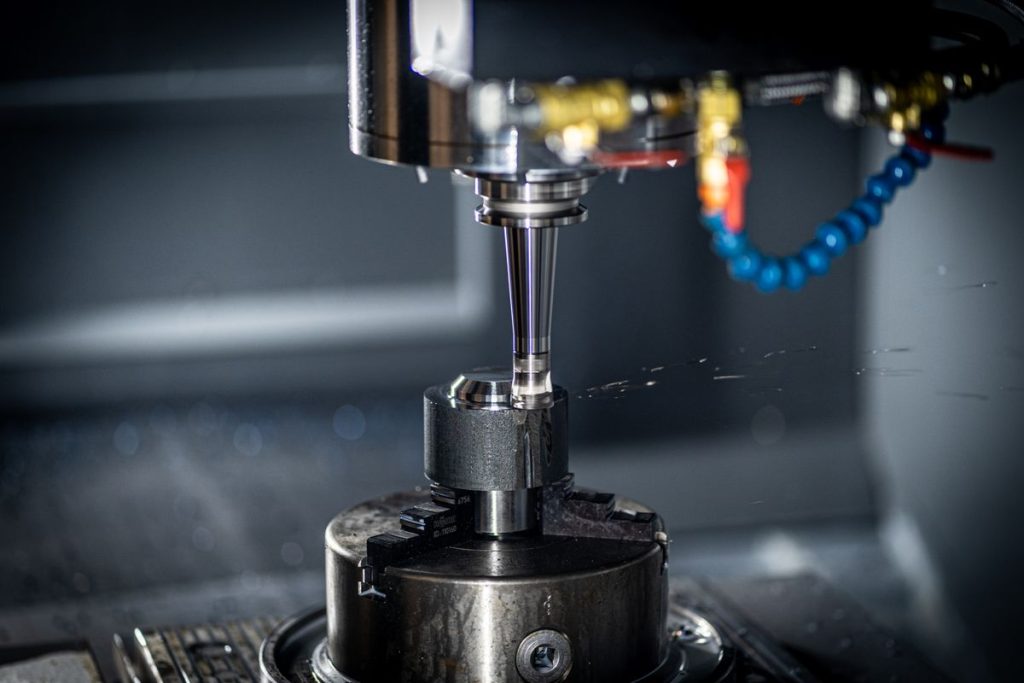 Voor machine- en apparatenbouw verzorgen wij het stralen en conserveren van uiteenlopende onderdelen en constructies. Van losse componenten tot complete machines: een duurzame oppervlaktebehandeling zorgt voor optimale bescherming tegen slijtage en corrosie.